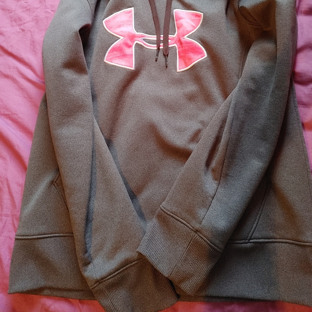 🔮3/30🔮 Under armour sweater (sm)